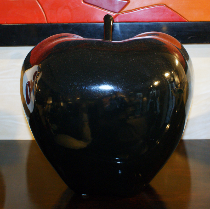 Vetri Art Decò Mela vetro nero del XX Secolo Anni 80Opera originale e disponibile - Robertaebasta® Art Gallery opere d’arte esclusive.